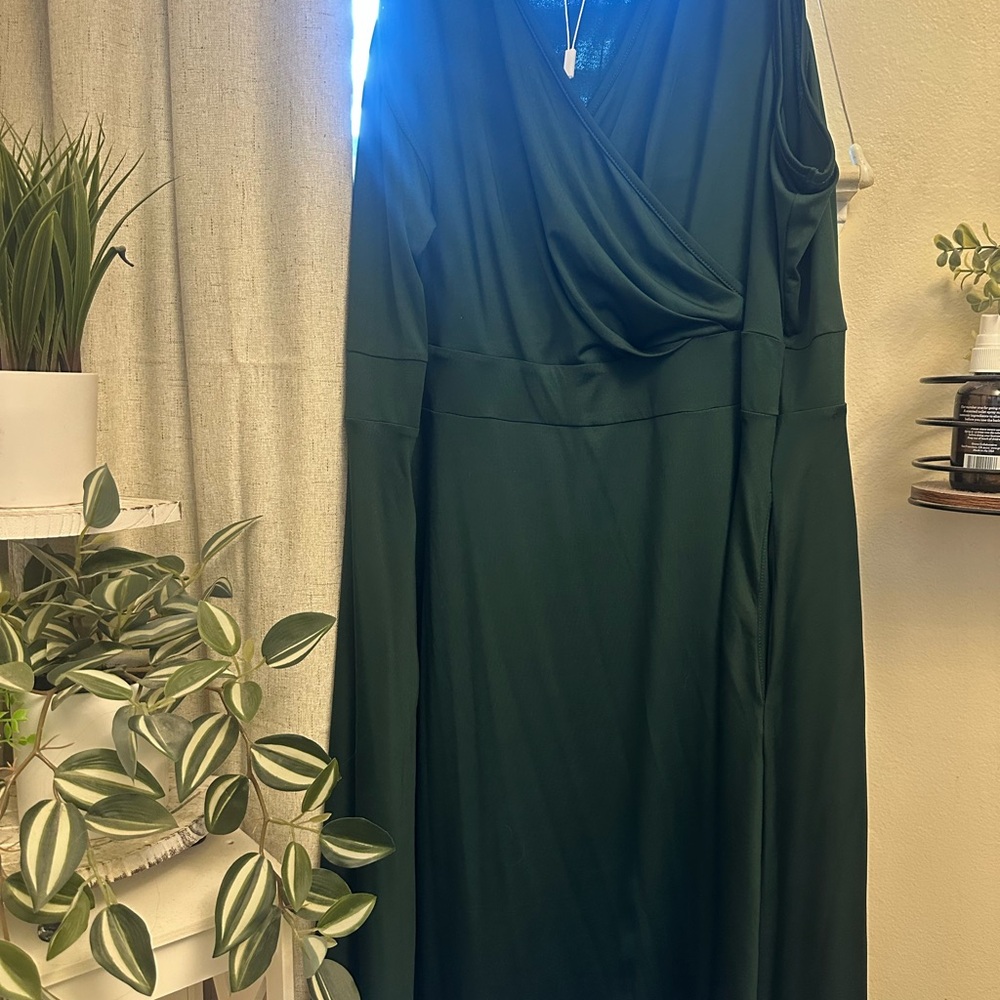 Elegant Green Women's Dress